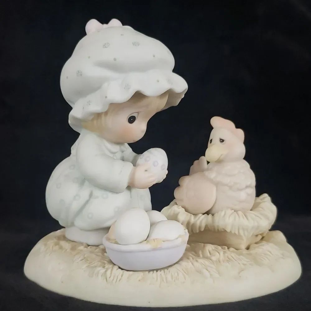 Vintage Precious Moments "Eggspecially For You" Figurine #520667 (1988)